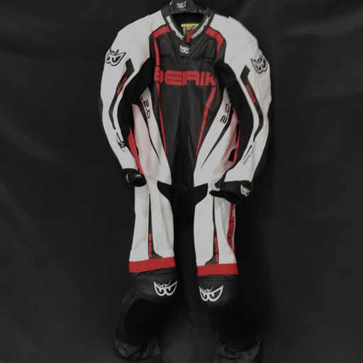 BERIK ベリック】レーシングスーツを 1点 20,000円 でお買取りさせて